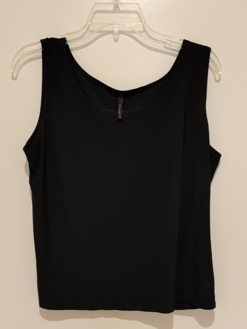 Women's Black Scoop Neck Tank Top